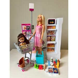 Barbie Supermarket Playset with Grocery Store Furniture Food-Themed Accessories